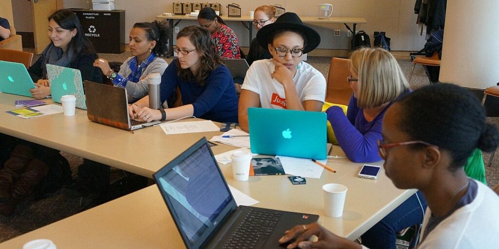 19th Amendment Wikipedia Edit-a-Thon Helps Close Gaps in Women's History