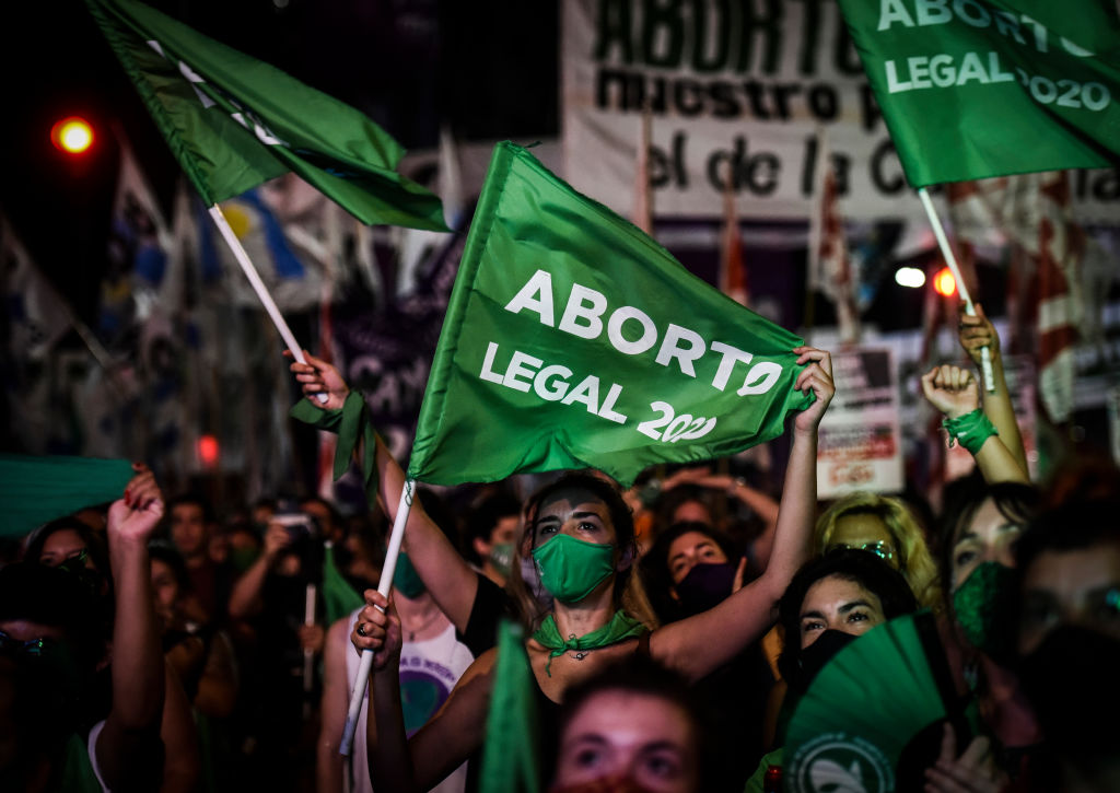 pro-life-laws-arjantin-1000-gün-plan-anne-ölümlülük