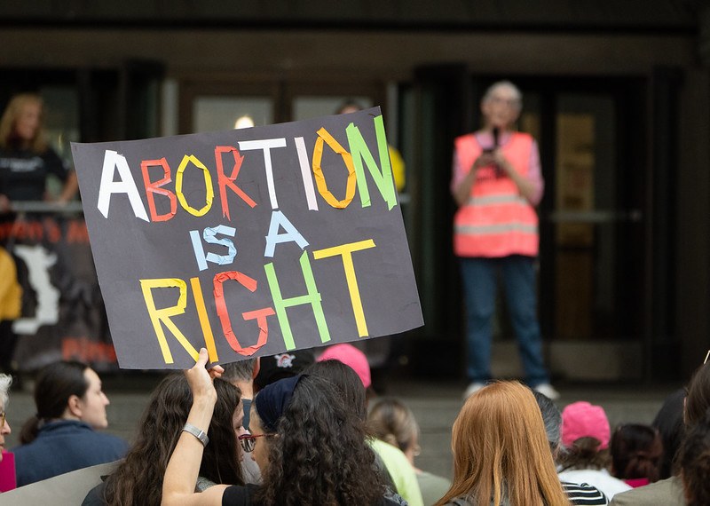 kürtaj-yasakları-zorlayıcı-pronatalizm-zorla-doğum