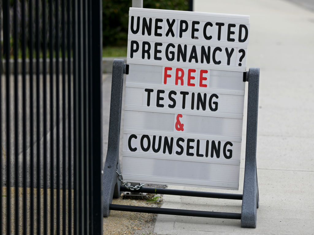post-roe-anti-abortion-crisis-pregnancy-centers