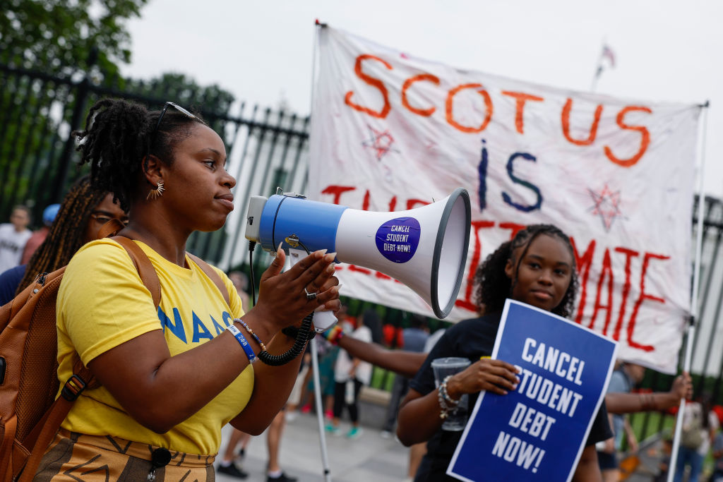 student-loan-debt-black-women-college