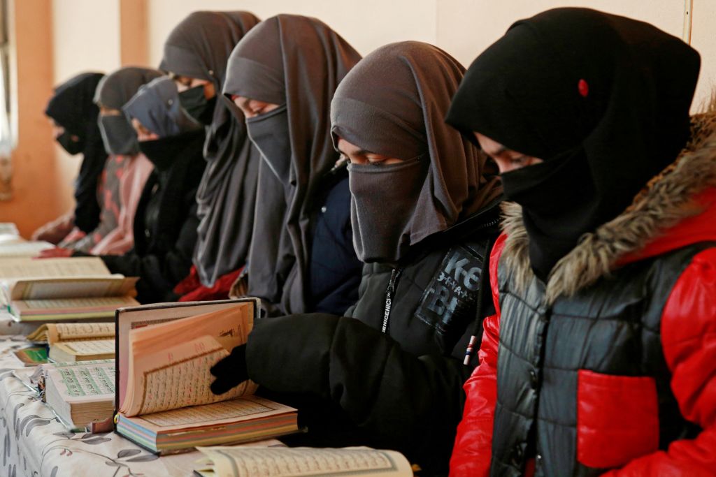 taliban-women-girls-education-school-college
